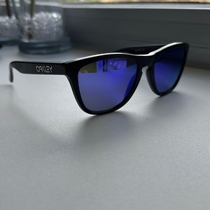 Oakley Frogskins Sunglasses